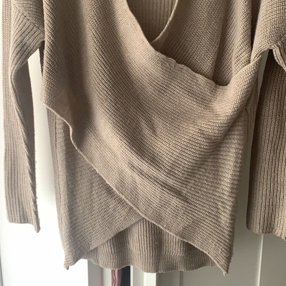 ASTR beige sweater with wrap in front - Picture 3 of 4
